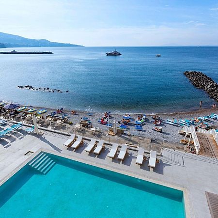 Alimuri Bay Resort Meta Bagian luar foto