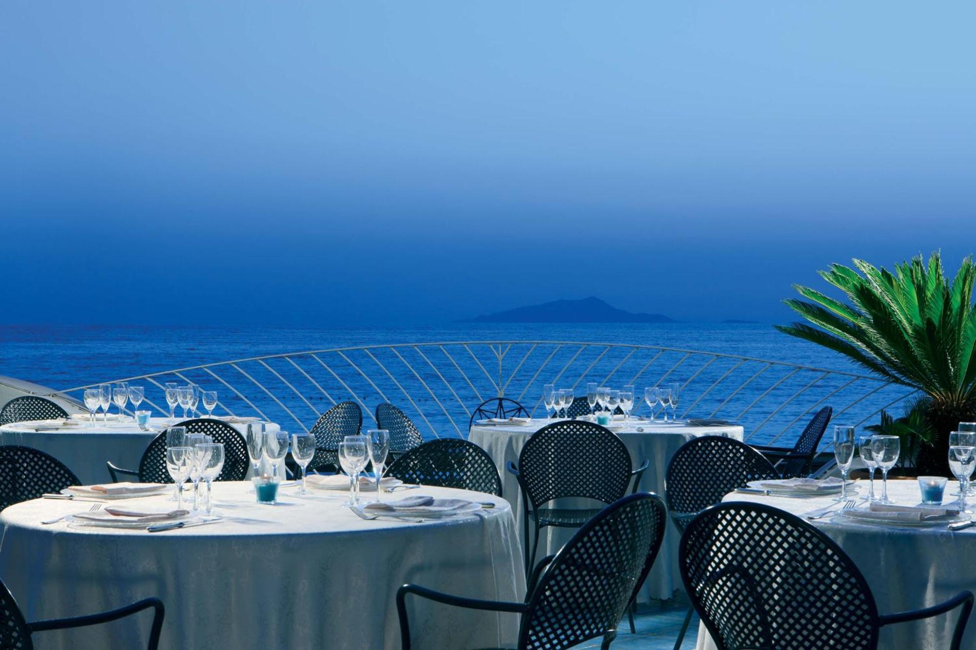Alimuri Bay Resort Meta Bagian luar foto