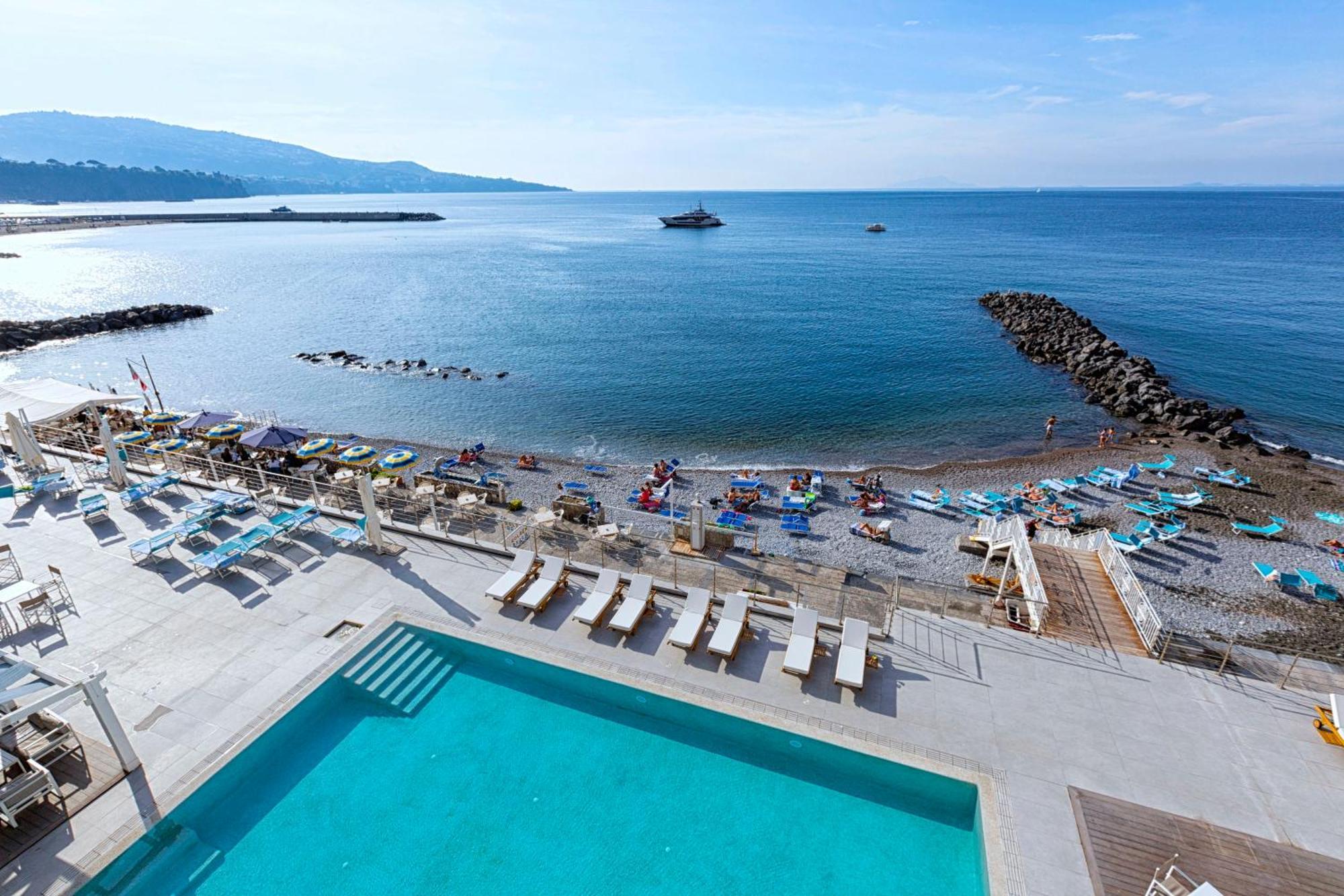 Alimuri Bay Resort Meta Bagian luar foto