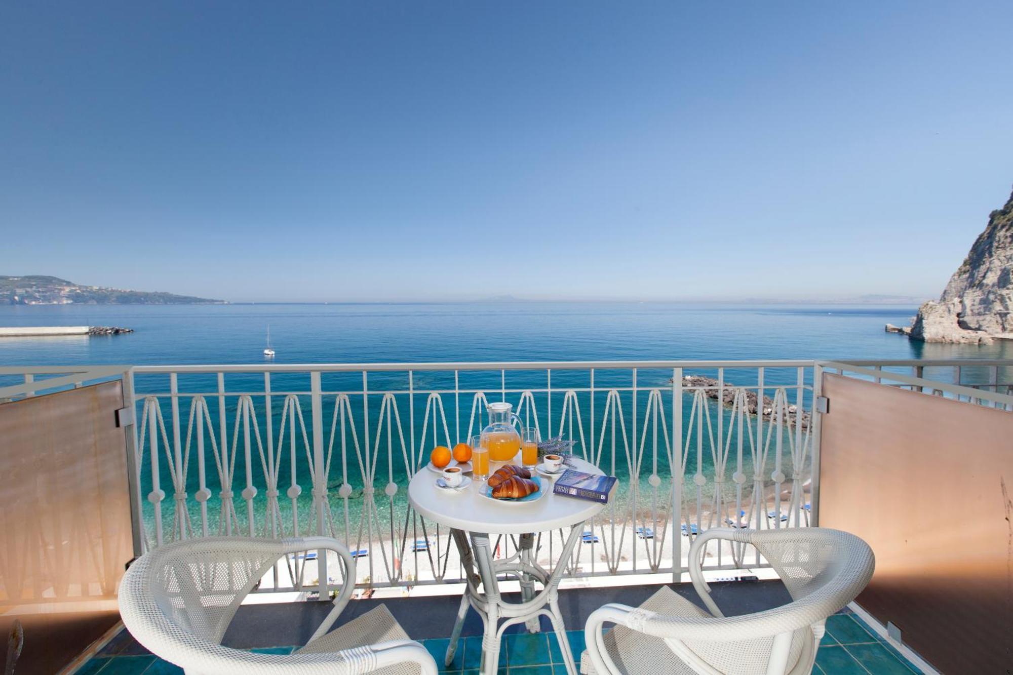 Alimuri Bay Resort Meta Bagian luar foto